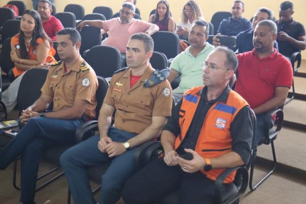 Prefeitura de Floriano participa de capacitação sobre Gestão de Riscos e Desastres