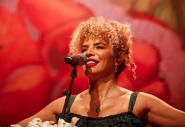 Vanessa da Mata se apresenta nesta quinta-feira (8) no Festival de Inverno; veja programação