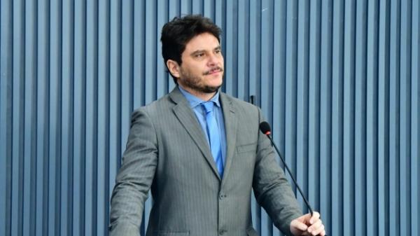 Carlos Eduardo pede solução definitiva para o transporte escolar em Floriano