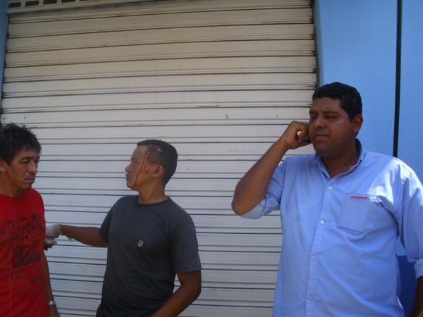 Motoqueiro e motorista do ve&iacute;culo.(Imagem:FlorianoNews)
