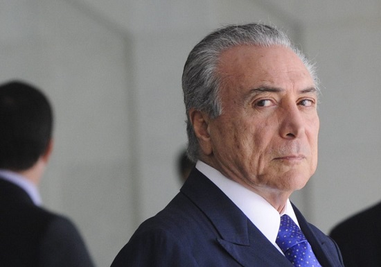 Temer defende que Bolsonaro revogue perdão a Daniel Silveira, mas presidente descarta