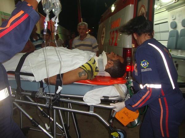 Colisão entre automóvel e motocicleta deixa uma pessoa ferida em Floriano.(Imagem:Temístocles Filho/jc24horas)