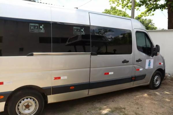 Uespi amplia frota de transporte com aquisição de duas novas vans