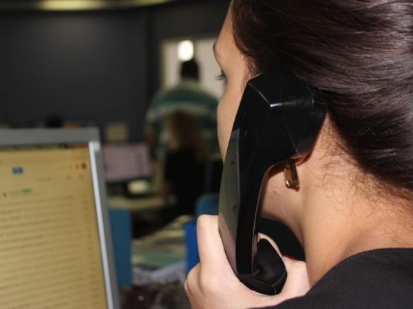 Voluntários prestam assistência emocional a pessoas angustiadas