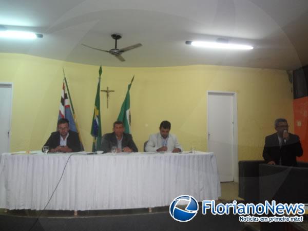 &Uacute;ltima Sess&atilde;o Ordin&aacute;ria do ano &eacute; encerrada com aprova&ccedil;&atilde;o de projeto do Executivo.(Imagem:FlorianoNews)