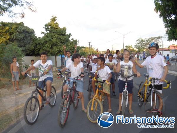 Passeio para crian&ccedil;as e adultos.(Imagem:FlorianoNews)