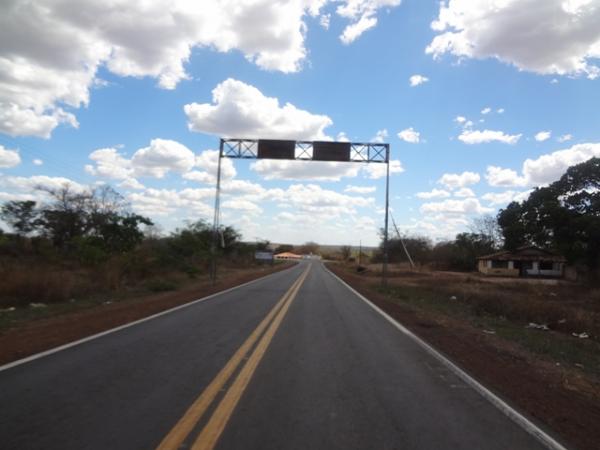 Governo investe na construção e reestruturação de estradas no Piauí