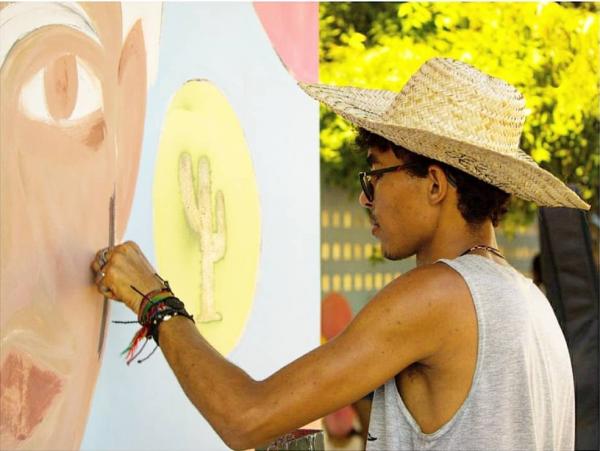 Dia do Nordestino: arqueólogo do Piauí retrata Whindersson e outros famosos em telas com inspiração