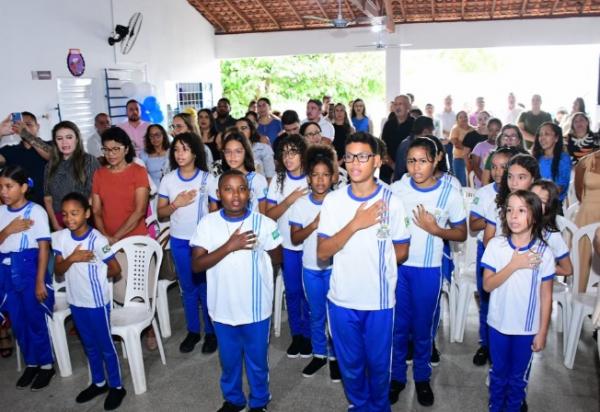 Câmara de Floriano celebra entrega da reforma da Escola Municipal Getúlio Vargas(Imagem:Reprodução/Instagram)