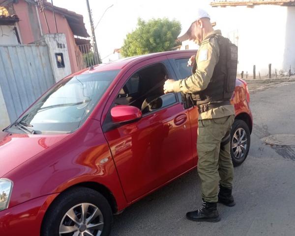 Pol&iacute;cia Militar realiza opera&ccedil;&atilde;o de fiscaliza&ccedil;&atilde;o e seguran&ccedil;a em Floriano.(Imagem:Divulga&ccedil;&atilde;o/PM)