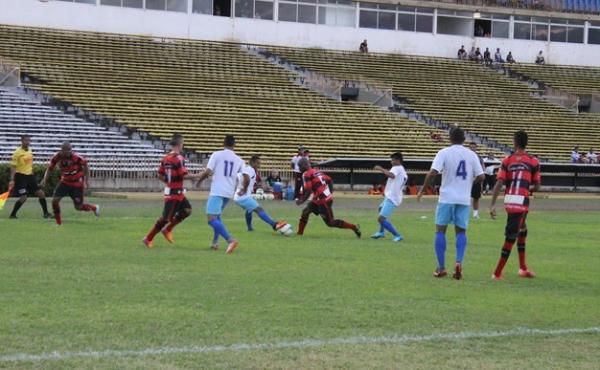 Em amistoso "maluco", Piauí aproveita cordialidade de Athirson e bate Fla-PI