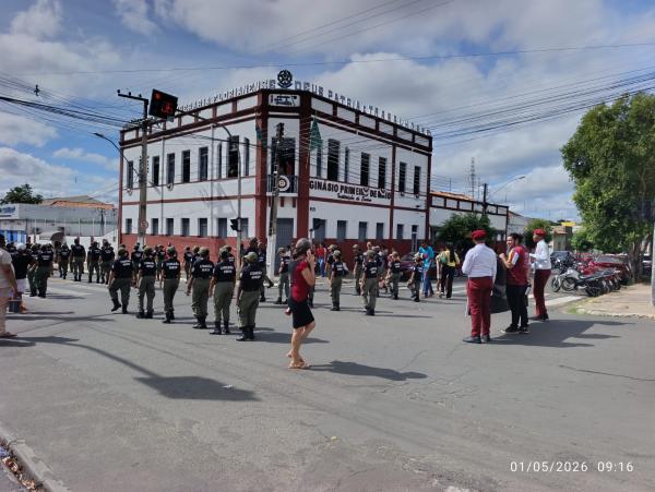 Gin&aacute;sio Primeiro de Maio celebra 69 anos com desfile c&iacute;vico e homenagens em Floriano.(Imagem:FlorianoNews)