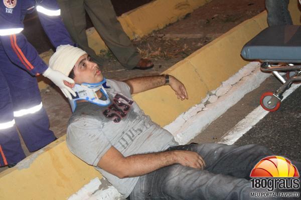 Estudante capota Corsa ap&oacute;s colidir com Uno na zona Leste de Teresina.(Imagem:180graus)
