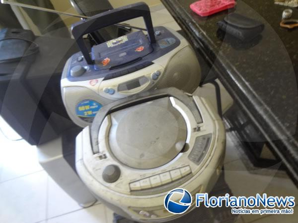 Pol&iacute;cia Militar apreende drogas e produtos de roubo no bairro Taboca.(Imagem:FlorianoNews)
