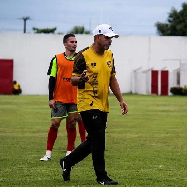  Fernando Vieira, t&eacute;cnico do 4 de Julho.(Imagem:S&aacute;vio Ryan/4 de Julho )