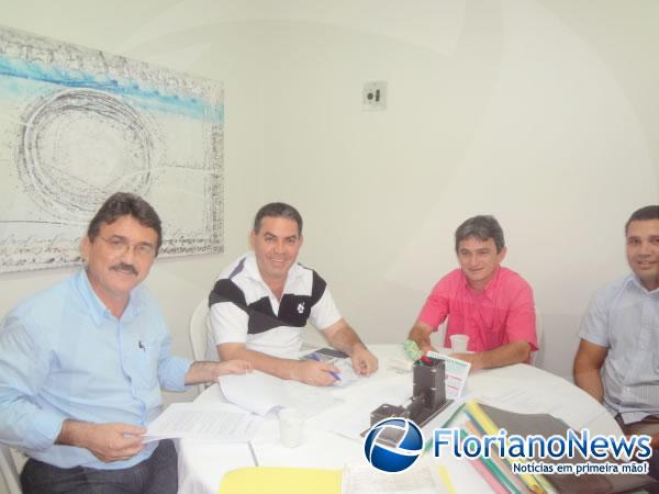 Comiss&atilde;o Organizadora do Carnaval realizou reuni&atilde;o de trabalho.(Imagem:FlorianoNews)