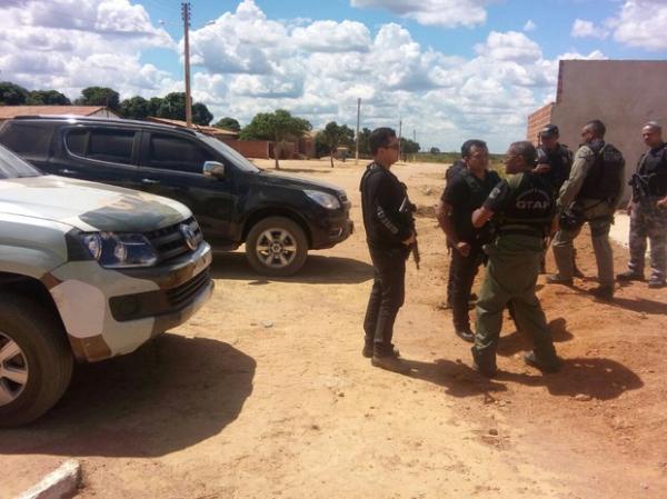 Quarto suspeito de explosão a banco morre em confronto com a polícia