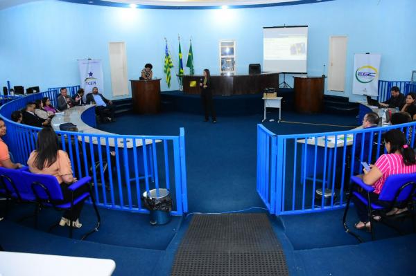  C&acirc;mara de Floriano sedia a 2&ordf; Oficina Regional do TCE sobre Folhas de Pagamento no Piau&iacute;(Imagem:CMF)
