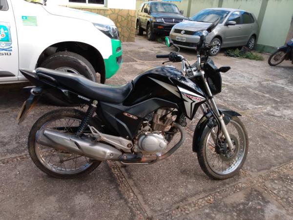 Moto roubada em Barão de Grajaú é encontrada pela PM em Floriano