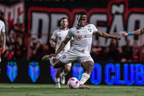  Fluminense perdeu sua for&ccedil;a ap&oacute;s a sa&iacute;da de Arias.(Imagem: Marcelo Gon&ccedil;alves / Fluminense FC )