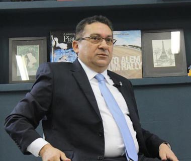 Ubiraci Rocha anuncia saída do caso Fernanda Lages após sumiço de documentos