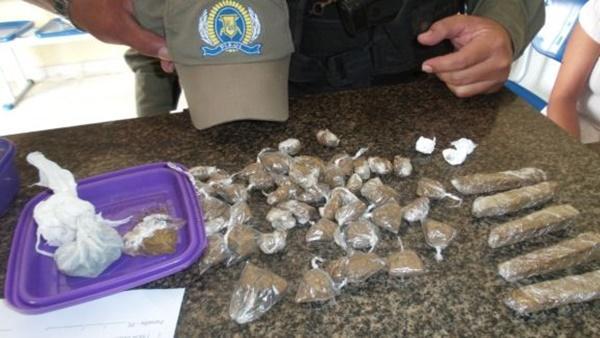 Pol&iacute;cia Militar apreende drogas em Parna&iacute;ba.(Imagem:GP1)