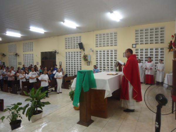 Fieis participam de festejos em honra a S&atilde;o Sebasti&atilde;o em Floriano.(Imagem:FlorianoNews)