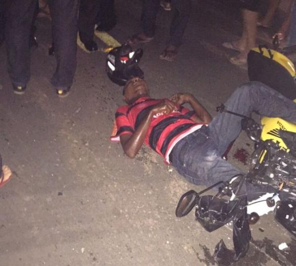 Acidente entre &ocirc;nibus e moto deixa dois feridos na BR-343 em Floriano (Imagem:Reprodu&ccedil;&atilde;o/WhatsApp)