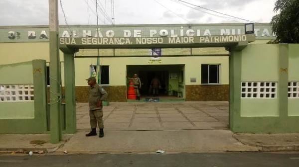 Motocicleta roubada é recuperada pela PM no bairro Sambaíba