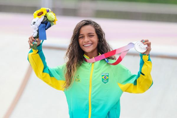 Prata: Fadinha faz história no skate