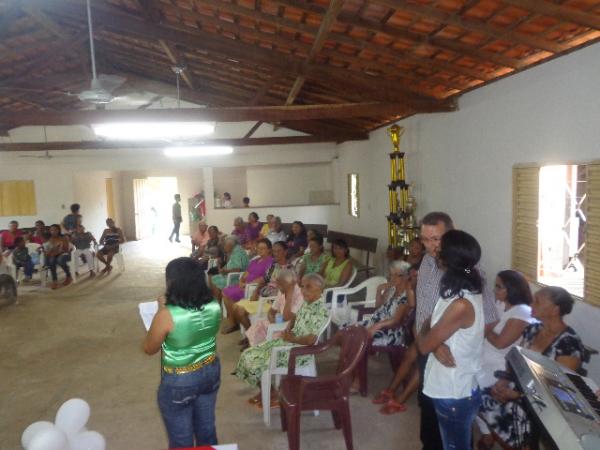 Associação de Moradores do Bairro Irapuá II realizou festa para as mães.(Imagem:FlorianoNews)