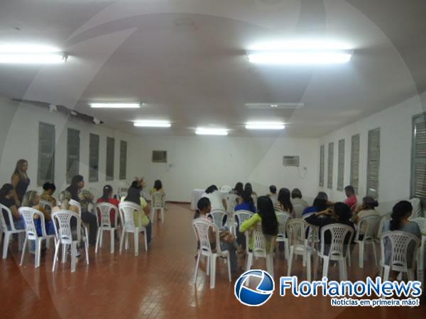 Ger&ecirc;ncia Regional de Educa&ccedil;&atilde;o realiza reuni&atilde;o com servidores.(Imagem:FlorianoNews)