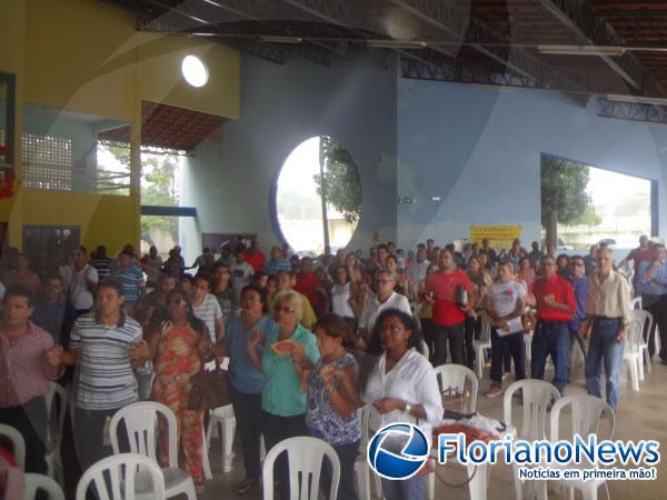 Militantes do PT se re&uacute;nem em Floriano para comemorar 34 anos de funda&ccedil;&atilde;o do Partido.(Imagem:FlorianoNews)