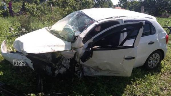Uma das v&iacute;timas n&atilde;o resiste e entra em &oacute;bito ap&oacute;s acidente na zona rural de Floriano.(Imagem:Floriano01)