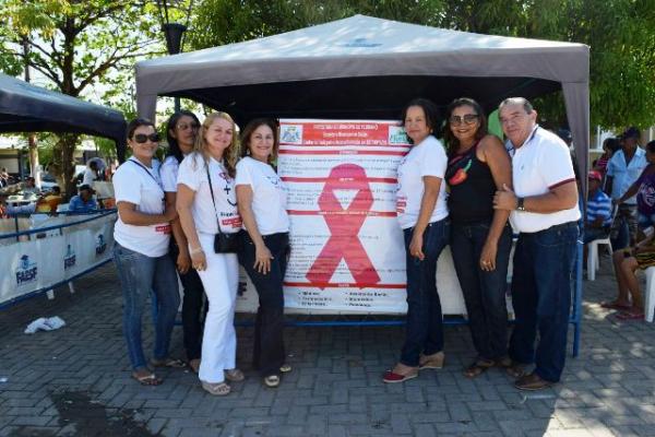 CTA realiza a&ccedil;&atilde;o para lembrar o Dia Mundial de Luta contra a AIDS.(Imagem:FlorianoNews)