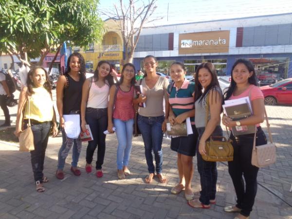 Acad&ecirc;micos realizam manifesto contra o fechamento de escolas do campo.(Imagem:FlorianoNews)