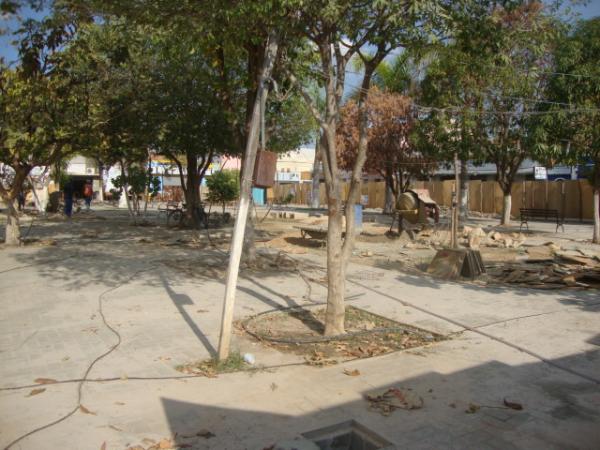 Reforma da pra&ccedil;a da Matriz(Imagem:Amarelinho)