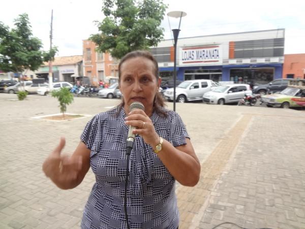 Prof&ordf; L&eacute;a Almeida(Imagem:FlorianoNews)