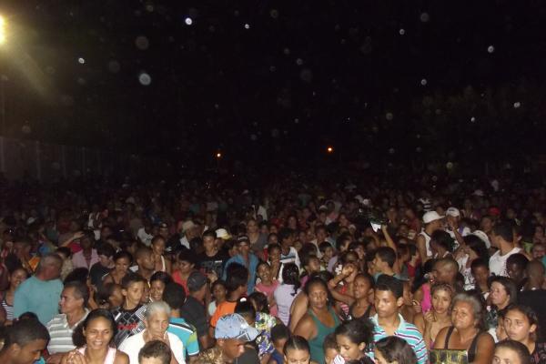 Confus&atilde;o na entrega de doa&ccedil;&otilde;es da Campanha Natal sem Fome em Floriano. (Imagem:FlorianoNews)