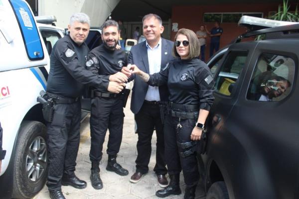 Secretaria da Justiça entrega coletes e viaturas à Polícia Penal do Piauí