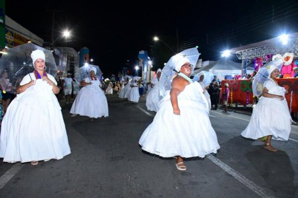 Desfile das Escolas de Samba encanta público na Avenida Getúlio Vargas.(Imagem:Secom)