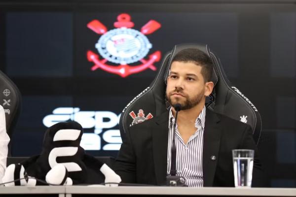 &Iacute;caro Quinteiro, COO da Esportes da Sorte, durante apresenta&ccedil;&atilde;o no Corinthians.(Imagem:Jos&eacute; Manoel Idalgo/Ag&ecirc;ncia Corinthians)