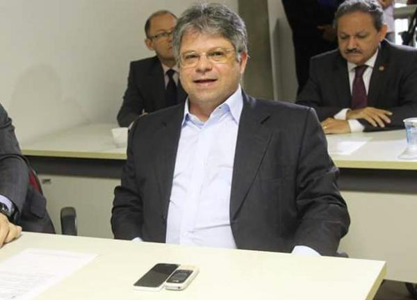 Deputado defende que criar cargos onera Folha de pagamento do Estado