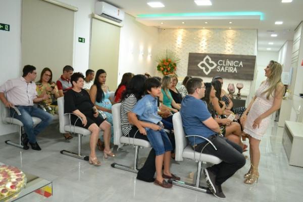 Cl&iacute;nica Safira &eacute; inaugurada em grande estilo em Floriano.(Imagem:Ascom)