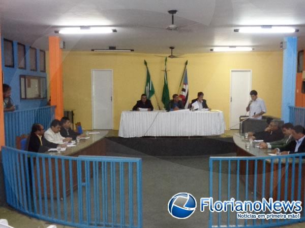 C&acirc;mara de Vereadores de Bar&atilde;o de Graja&uacute; abre ano legislativo de 2015.(Imagem:FlorianoNews)