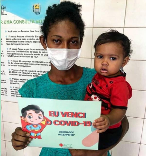 Criança de um ano diagnosticada com Covid-19 deixa hospital no Piauí e será tratada em casa