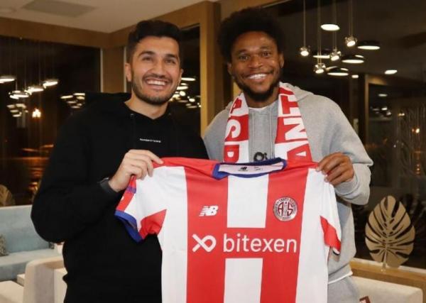 Ex-Palmeiras, Luiz Adriano é anunciado por clube que abre zona de rebaixamento da Turquia
