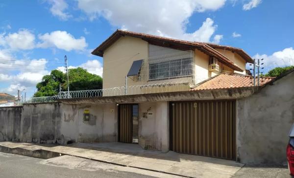 "Minha irmã está em choque e o filho chora querendo o pai", diz cunhada de homem morto em discussão