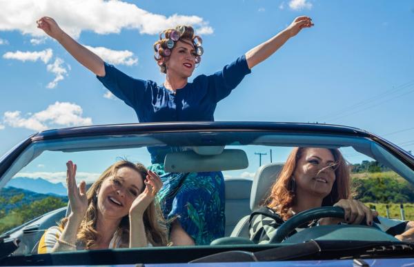 "Minha Mãe é uma Peça 3" lidera bilheteria nacional impulsionado por cinemas drive-in