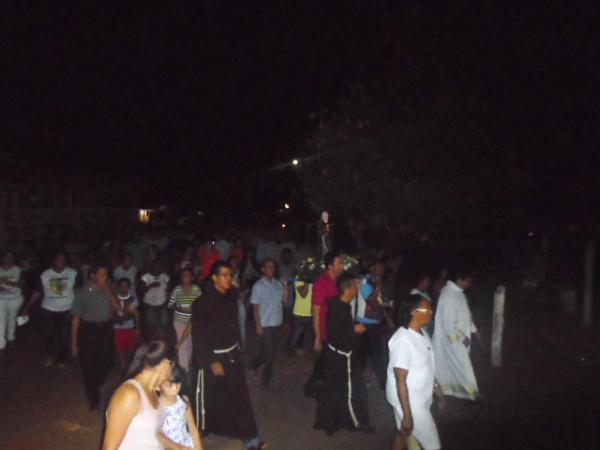 Devotos participam do encerramento dos festejos de S&atilde;o Pio de Pietrelcina.(Imagem:FlorianoNews)